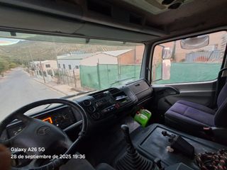 MERCEDES BENZ 950302 2004