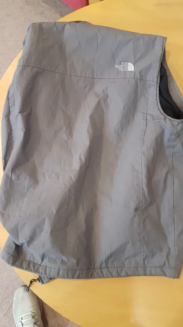 Chaleco The North Face Gris