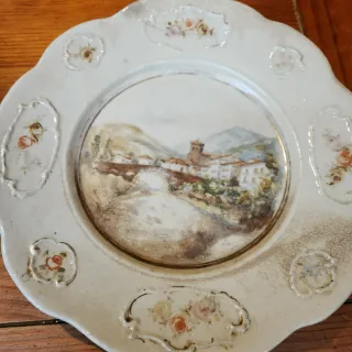 Antichi piatti decorativi da appendere