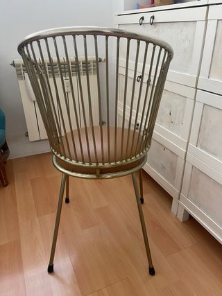 Silla de hierro y cuero marrón/dorado