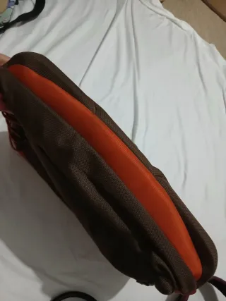 Borsa da computer oppure cartella enorme