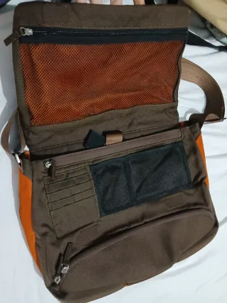 Borsa da computer oppure cartella enorme