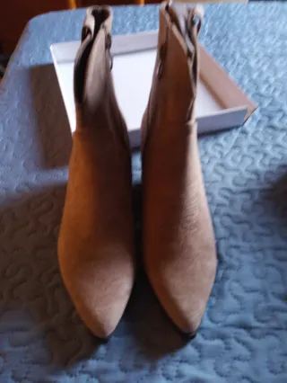 Botines bajos beige/marrón