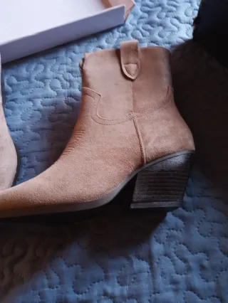 Botines bajos beige/marrón