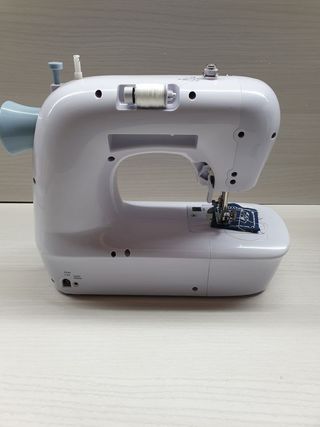 Máquina de coser Solac SW8221