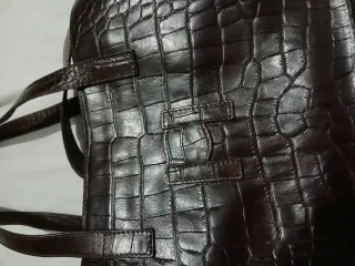 Borsa in pelle effetto coccodrillo marrone