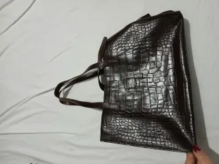 Borsa in pelle effetto coccodrillo marrone