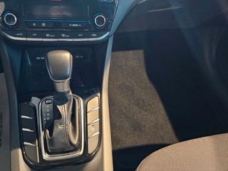 HYUNDAI IONIQ 1.6 GDI PHEV Tecno DCT