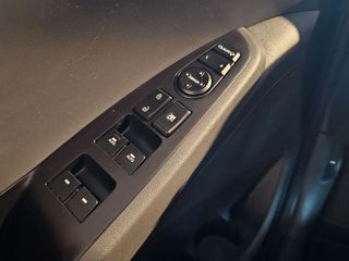 HYUNDAI IONIQ 1.6 GDI PHEV Tecno DCT