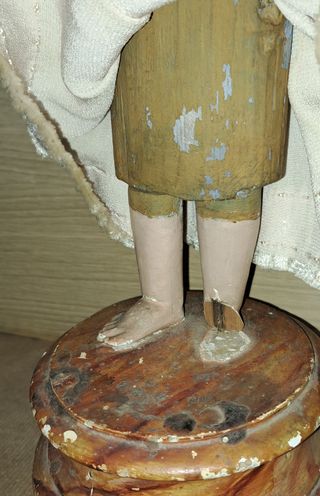 Niño Jesús de Praga, o niño de la bola, Cap i pota