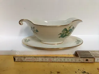 Salsiera in porcellana vintage con decoro floreale