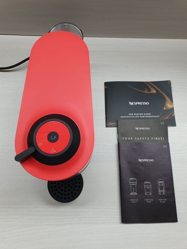 Cafetera Nespresso Vertuo Pop Roja