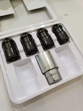 Tuercas Antirrobo Coche y Furgoneta