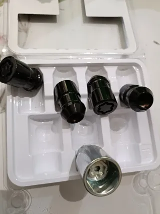 Tuercas Antirrobo Coche y Furgoneta