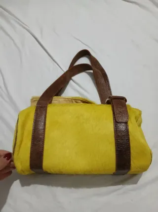 Borsa Gialla con Dettagli Marroni