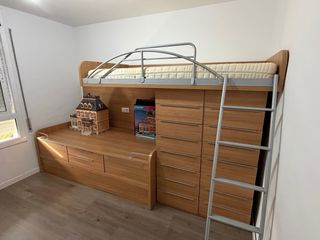 Mueble litera con escritorio y cajones