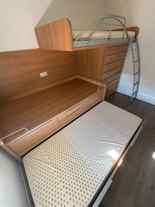 Mueble litera con escritorio y cajones