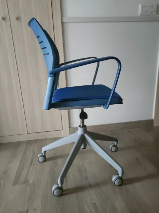 Silla Spacio Actiu giratoria con brazos