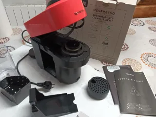Cafetera Nespresso Vertuo Pop Krups Roja
