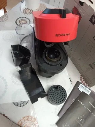 Cafetera Nespresso Vertuo Pop Krups Roja