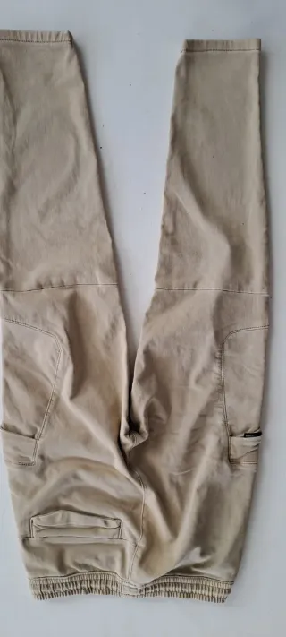 Pantalón cargo Pull&Bear niño beige T.XS