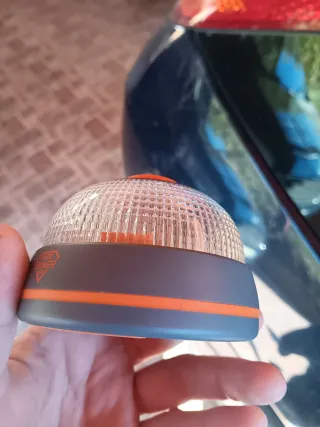 Baliza V16 Luz Emergencia DGT Geolocalizada