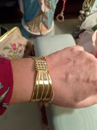 Bracciale vintage dorato con strass