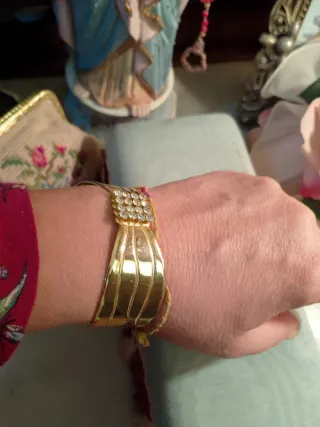 Bracciale vintage dorato con strass