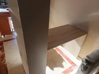 Escritorio infantil con repisa