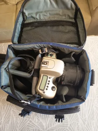 Cámara Nikon F50 Plata