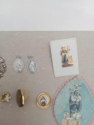 Lote 10 medallas religiosas