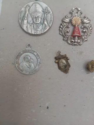 Lote 10 medallas religiosas