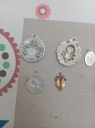 Lote 10 medallas religiosas