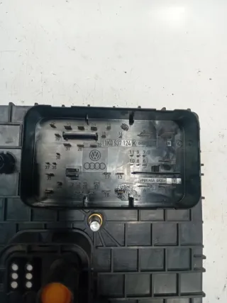 Caja Fusibles VW Passat 2.0 TDI 05