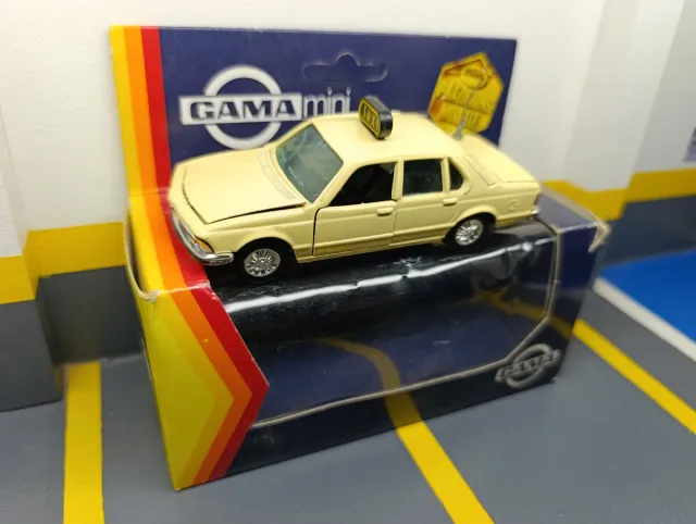 BMW 733 taxi 1/43 Gama
