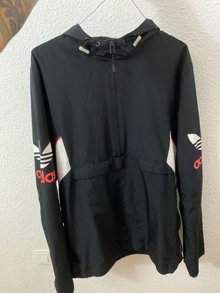 Chaqueta Cortavientos Adidas Negra y Roja