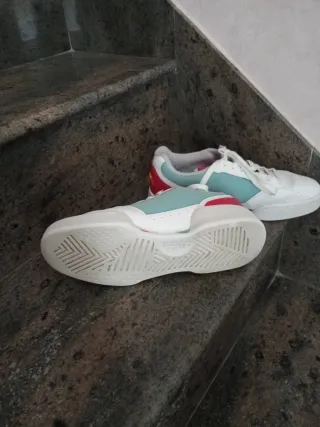 Zapatillas Ellesse Blancas y Rosas