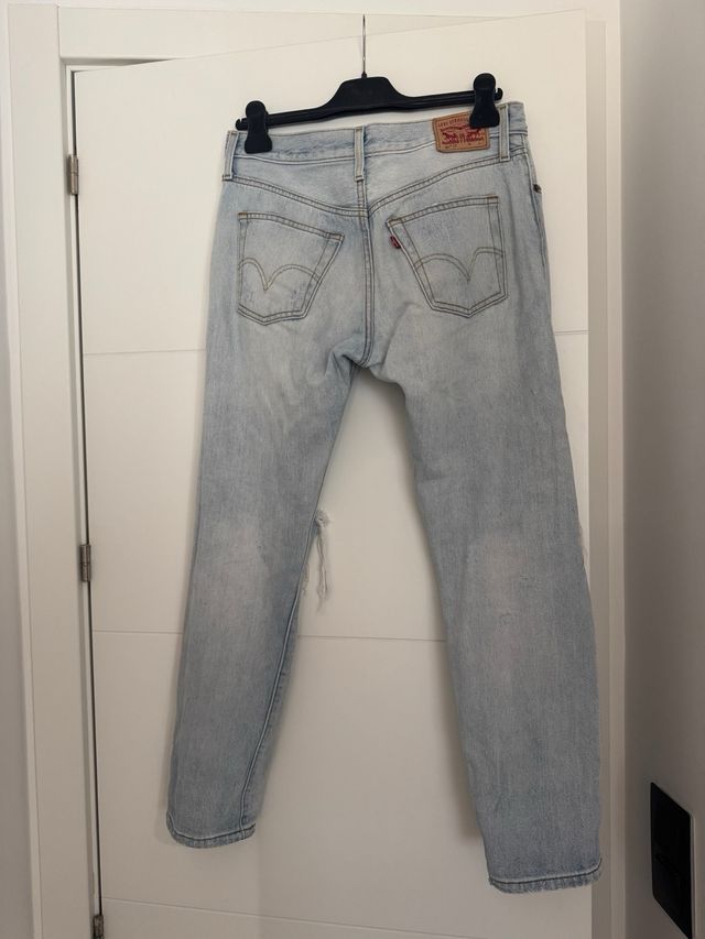 Vaqueros Levi's efecto rotos azul claro W26,l32