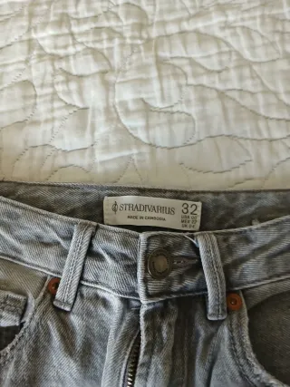 Pantalón vaquero gris talla 32