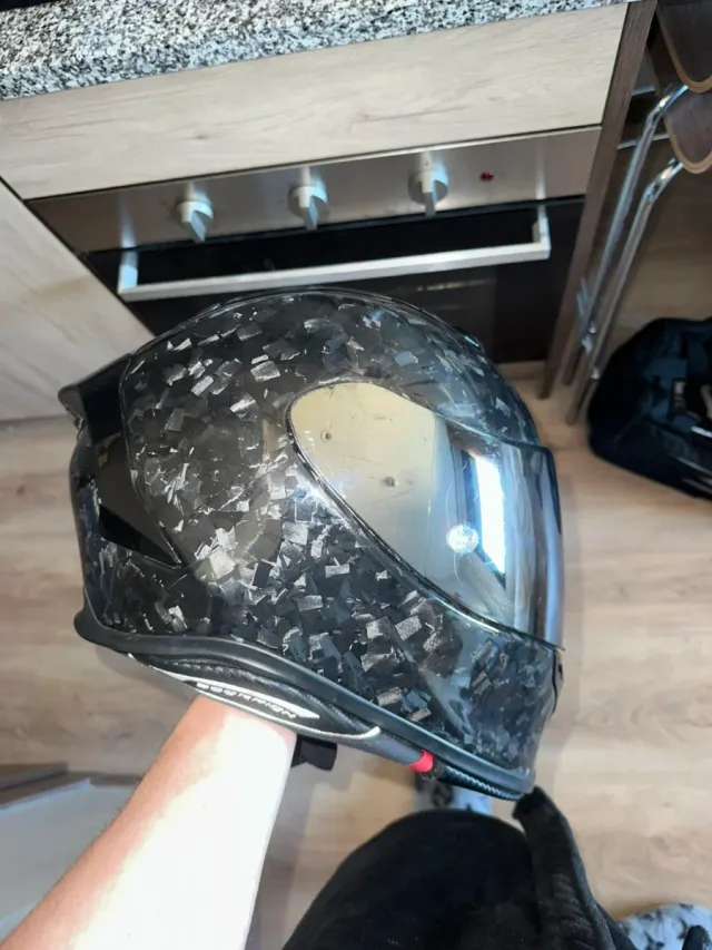 Casco Scorpion R1 Exo Carbon Air Con intercom