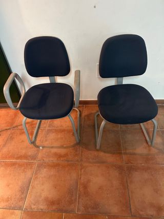 Sillas de oficina negras y grises 20€