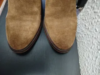 Botas altas de ante marrón