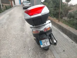 Honda Forza 250 (2009) tiene 87142 km