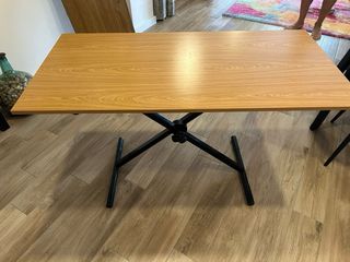 Mesa con caballete regulable y dos tableros