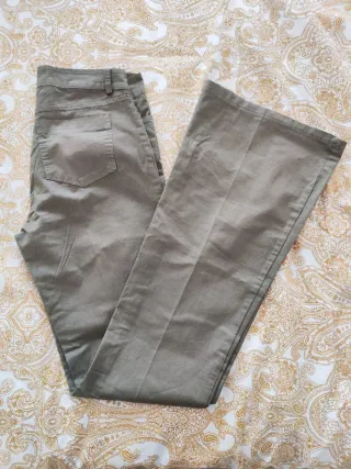 Pantaloni donna flare verde oliva
