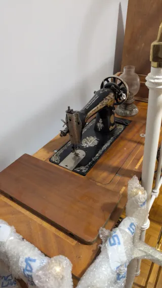 Máquina de coser Singer antigua