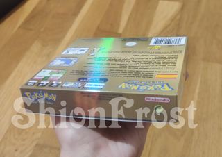 Caja IRIDISCENTE Pokémon Edición Oro