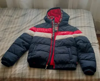 Cazadora Levi's niño azul y roja