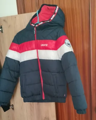 Cazadora Levi's niño azul y roja
