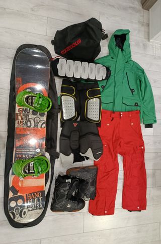 EQUIPO COMPLETO DE SNOWBOARD